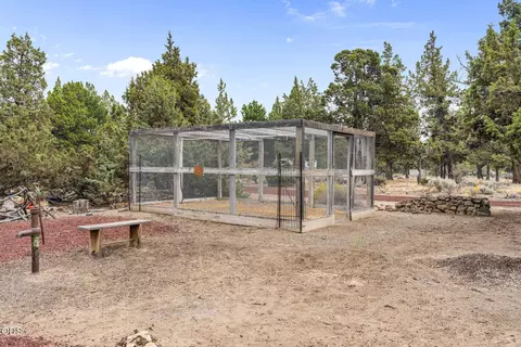 Exterior - 64699 Mcgrath Rd, Bend, OR 97701 photo 9 of 18
