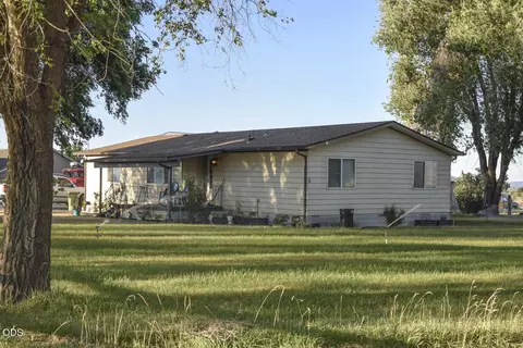 19 Ames St, Madras, OR 97741