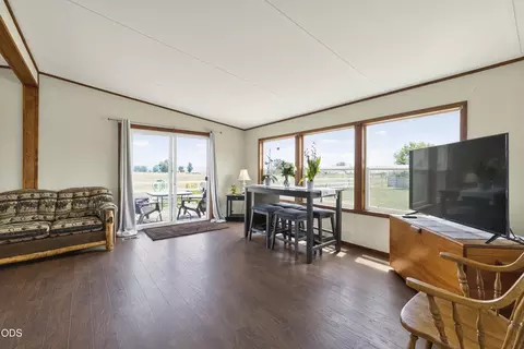 Living - 2806 Front St, Malin, OR 97632 photo 1 of 2