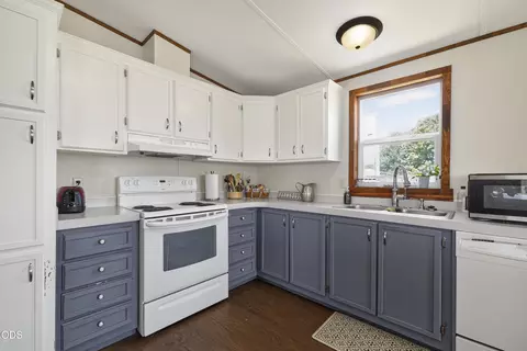 Kitchen - 2806 Front St, Malin, OR 97632 photo 3 of 4