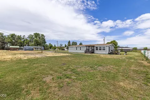 Exterior - 2806 Front St, Malin, OR 97632 photo 6 of 6