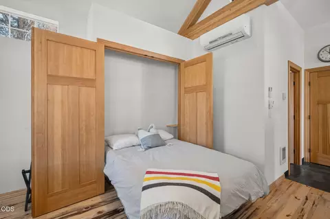 Bedroom - 17075 Pasadena Rd, Bend, OR 97707 photo 9 of 10