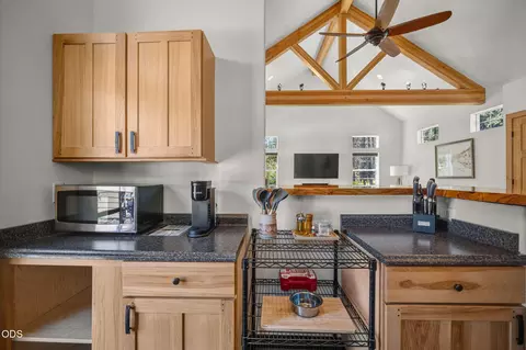 Kitchen - 17075 Pasadena Rd, Bend, OR 97707 photo 6 of 6