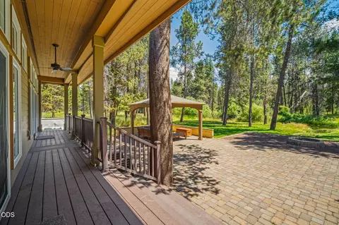 Exterior - 17075 Pasadena Rd, Bend, OR 97707 photo 8 of 18