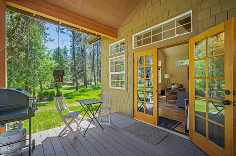 Exterior - 17075 Pasadena Rd, Bend, OR 97707 photo 14 of 18