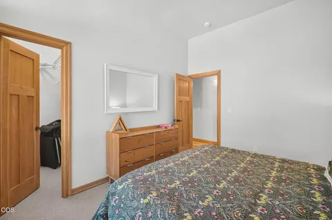 Bedroom - 17075 Pasadena Rd, Bend, OR 97707 photo 5 of 10