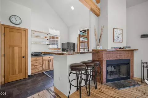 Kitchen - 17075 Pasadena Rd, Bend, OR 97707 photo 4 of 6