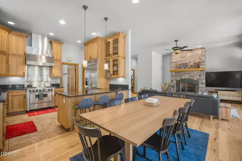 Dining - 17075 Pasadena Rd, Bend, OR 97707 photo 2 of 3