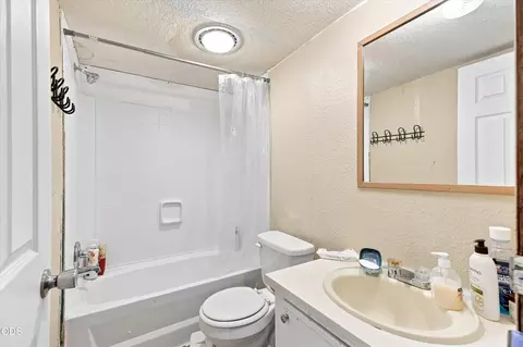 Bath - 222 Meadow Ln, Eagle Point, OR 97524 photo 2 of 2