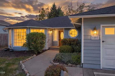 1057 Brookdale Ave, Medford, OR 97504
