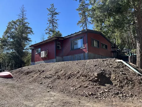 449 Flounce Rock Rd, Prospect, OR 97536