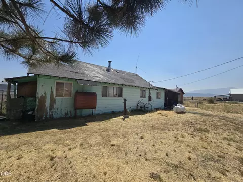 Exterior - 42978 Walnut St, Beatty, OR 97621 photo 3 of 6