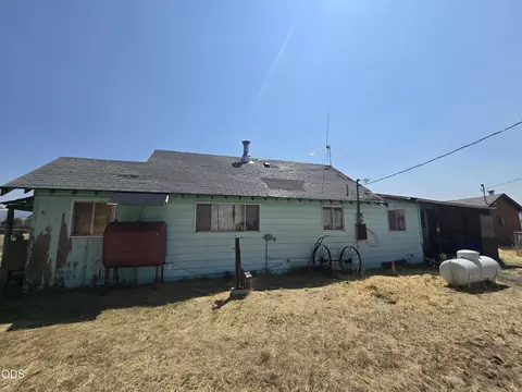 Exterior - 42978 Walnut St, Beatty, OR 97621 photo 4 of 6