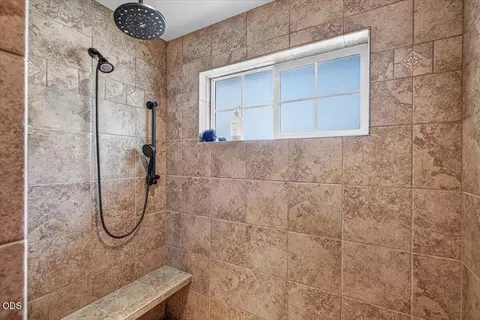 Bath - 83 Hidden Valley Dr, Eagle Point, OR 97524 photo 2 of 4