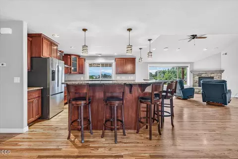 Kitchen - 83 Hidden Valley Dr, Eagle Point, OR 97524 photo 1 of 6