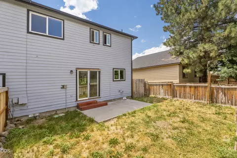 Exterior - 740 E Cascade Ave, Sisters, OR 97759 photo 7 of 8