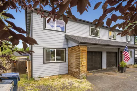 Exterior - 740 E Cascade Ave, Sisters, OR 97759 photo 2 of 8