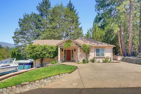 935 S 3rd St, Jacksonville, OR 97530