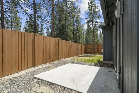 Exterior - 51350 Apache Tears Ct, La Pine, OR 97739 photo 2 of 3