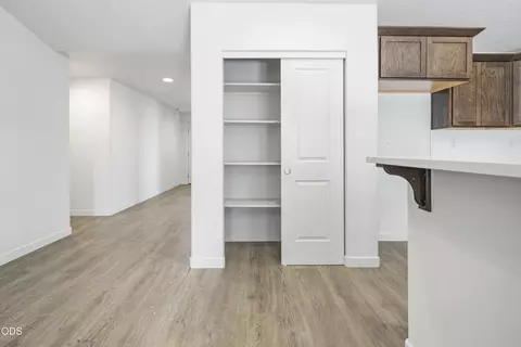 Entry Way - 51350 Apache Tears Ct, La Pine, OR 97739 photo 2 of 2