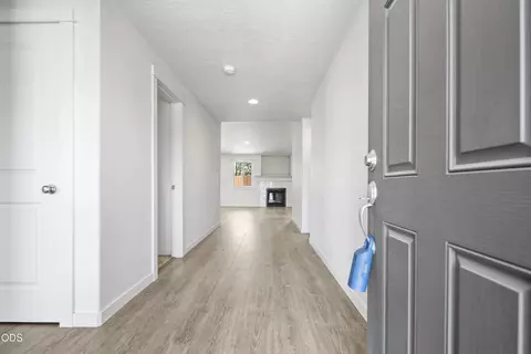 Entry Way - 51350 Apache Tears Ct, La Pine, OR 97739 photo 1 of 2
