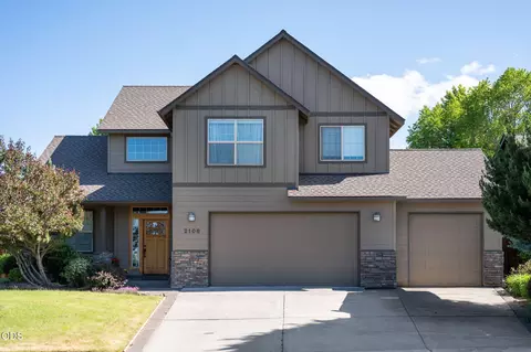 2108 NW Sterling Ave, Redmond, OR 97756