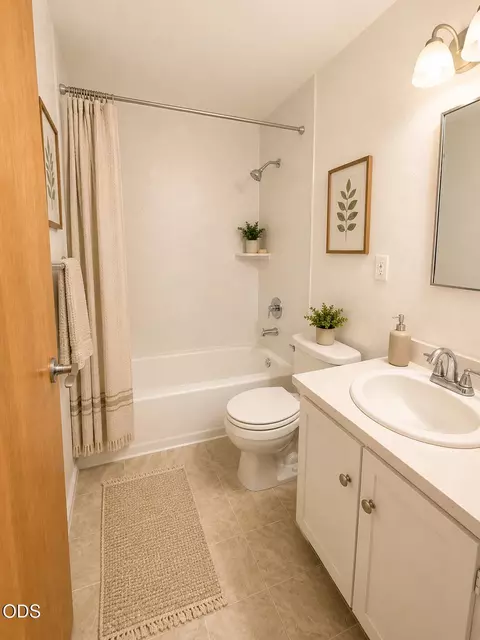 Bath - 52859 Day Rd, La Pine, OR 97739 photo 7 of 8
