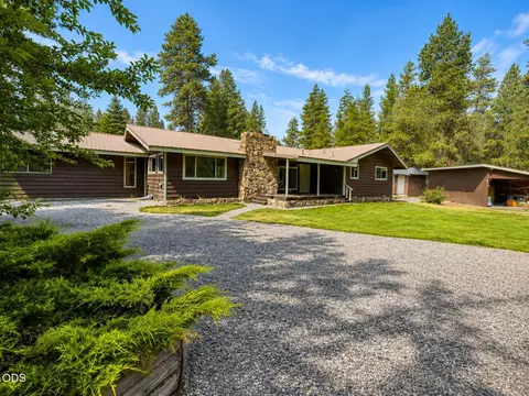 52859 Day Rd, La Pine, OR 97739