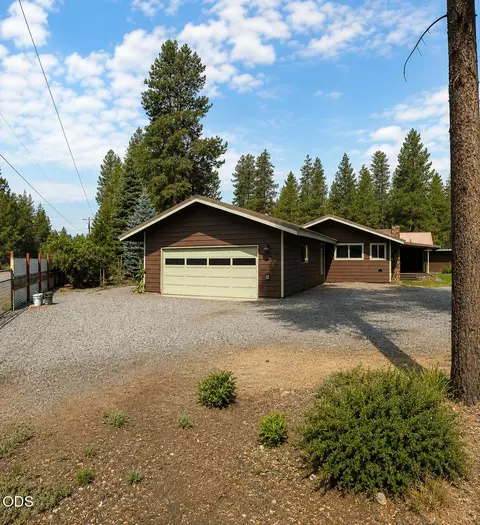 Exterior - 52859 Day Rd, La Pine, OR 97739 photo 3 of 11