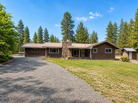 Exterior - 52859 Day Rd, La Pine, OR 97739 photo 2 of 11