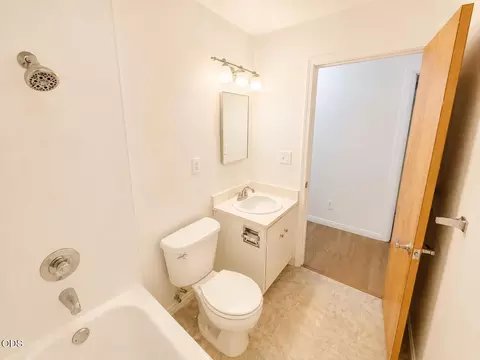 Bath - 52859 Day Rd, La Pine, OR 97739 photo 1 of 8