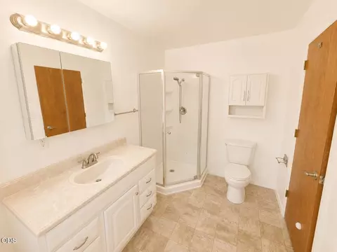 Bath - 52859 Day Rd, La Pine, OR 97739 photo 5 of 8