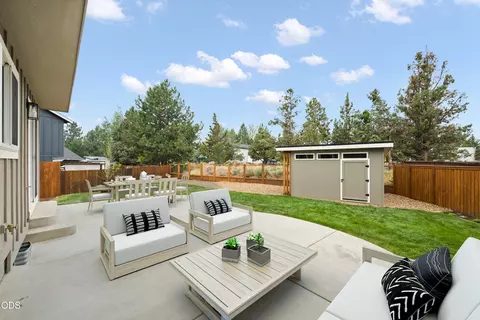 Exterior - 63441 Stacy Ln, Bend, OR 97701 photo 8 of 8