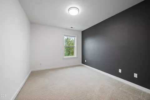 Bedroom - 63441 Stacy Ln, Bend, OR 97701 photo 2 of 6