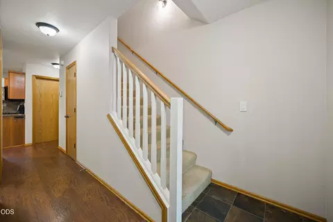 Entry Way - 63441 Stacy Ln, Bend, OR 97701 photo 2 of 4