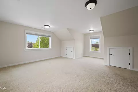 Bedroom - 63441 Stacy Ln, Bend, OR 97701 photo 6 of 6