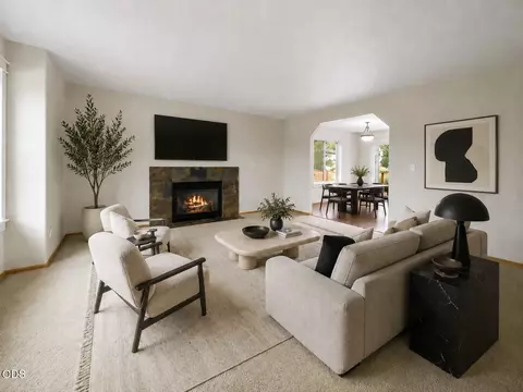 Living - 63441 Stacy Ln, Bend, OR 97701 photo 1 of 3