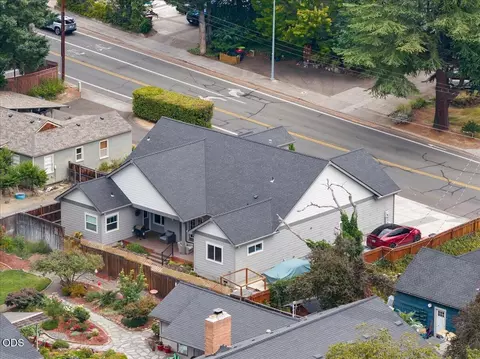 48 Black Oak Dr, Medford, OR 97504