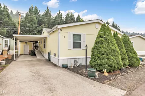 21 Brophy Way UNIT 19, Shady Cove, OR 97539