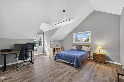 Bedroom - 60835 Jennings Rd, Bend, OR 97702 photo 4 of 4