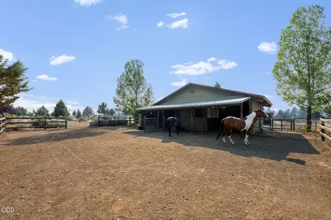 Exterior - 60835 Jennings Rd, Bend, OR 97702 photo 8 of 11