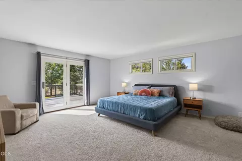 Bedroom - 60835 Jennings Rd, Bend, OR 97702 photo 1 of 4