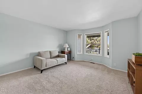 Living - 60835 Jennings Rd, Bend, OR 97702 photo 4 of 4