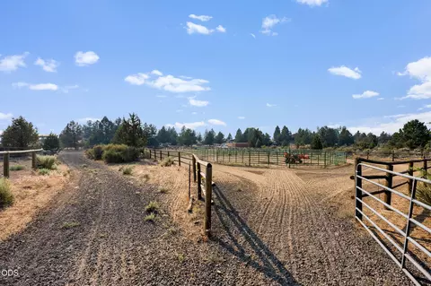 Exterior - 60835 Jennings Rd, Bend, OR 97702 photo 9 of 11
