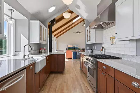 Kitchen - 60835 Jennings Rd, Bend, OR 97702 photo 4 of 4