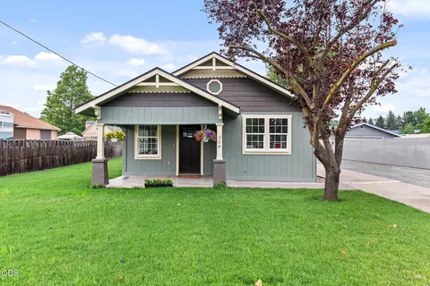 524 Berrydale Ave, Medford, OR 97501