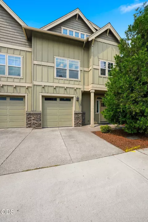 Exterior - 1055 SE Leonel Ln, Bend, OR 97702 photo 2 of 6