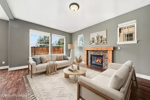 Living - 1055 SE Leonel Ln, Bend, OR 97702 photo 4 of 9