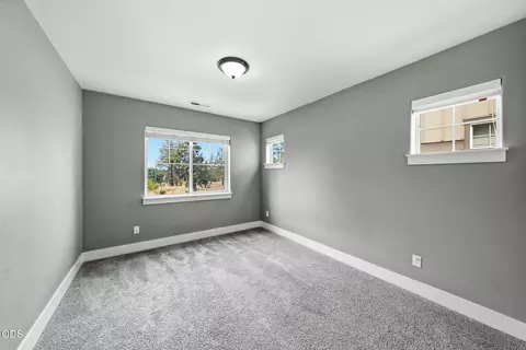Bedroom - 1055 SE Leonel Ln, Bend, OR 97702 photo 4 of 7