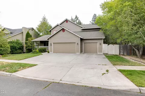 2542 NE Keats Dr, Bend, OR 97701
